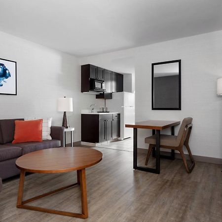 Delta Hotels By Marriott Burlington Esterno foto