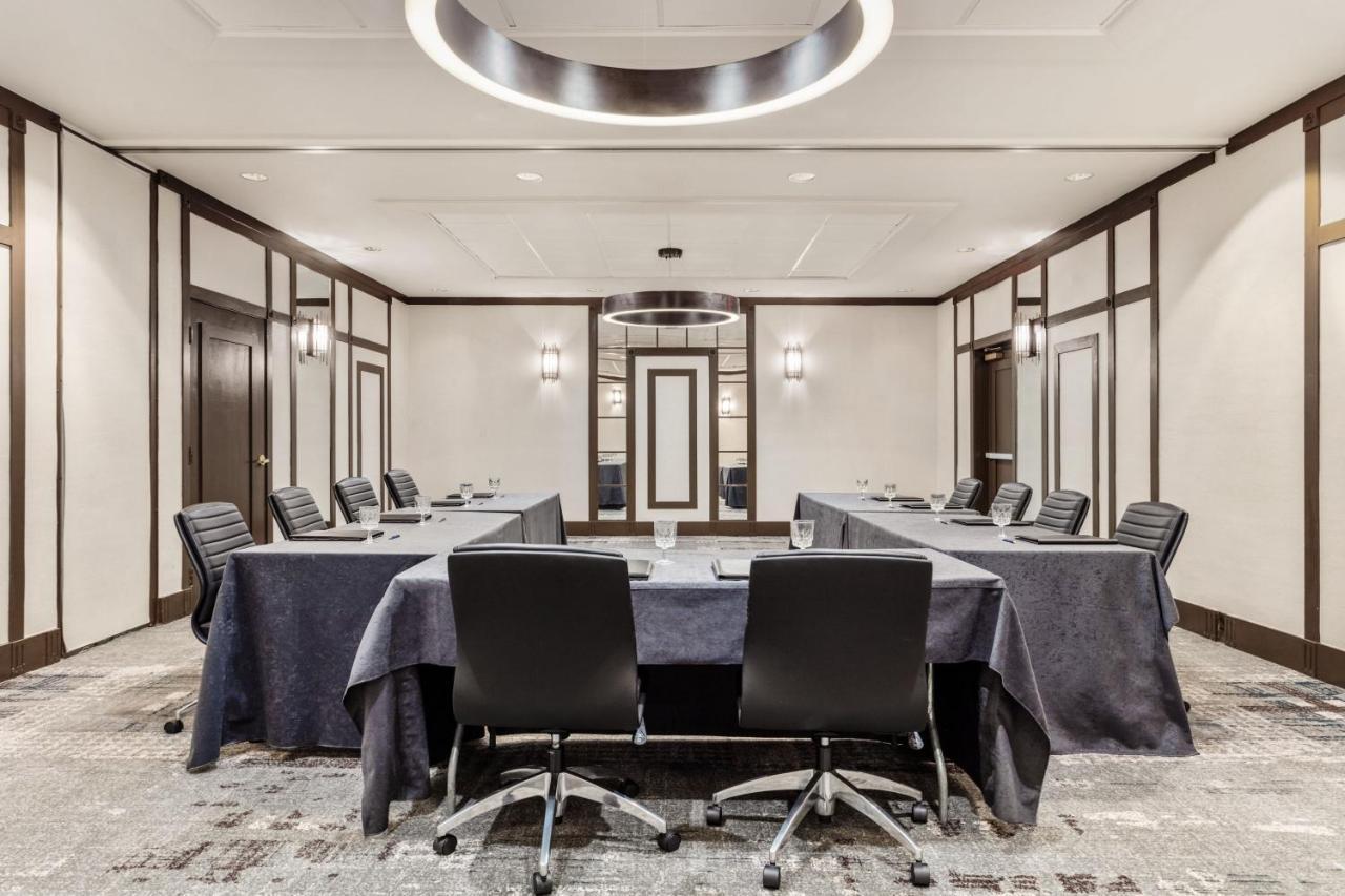 Delta Hotels By Marriott Burlington Esterno foto