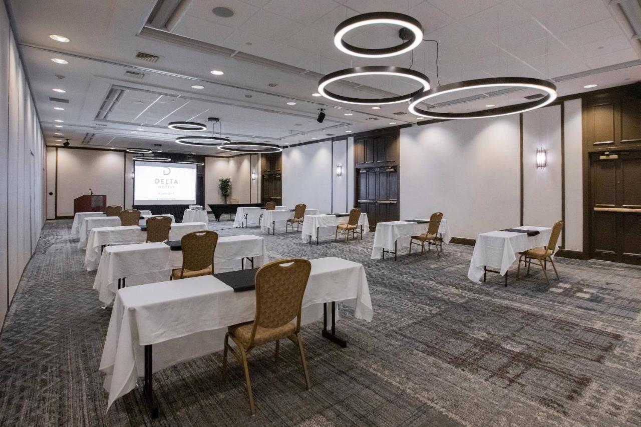 Delta Hotels By Marriott Burlington Esterno foto