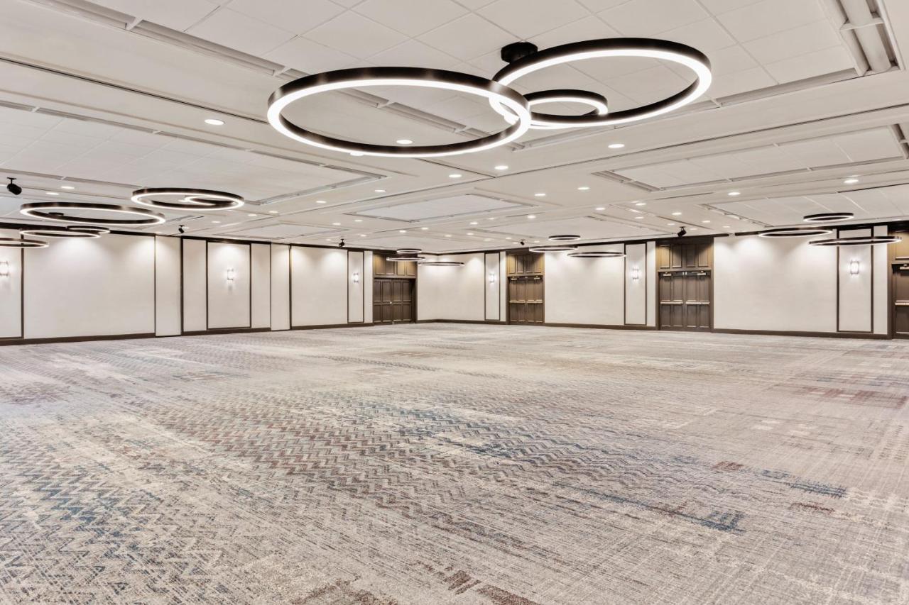 Delta Hotels By Marriott Burlington Esterno foto
