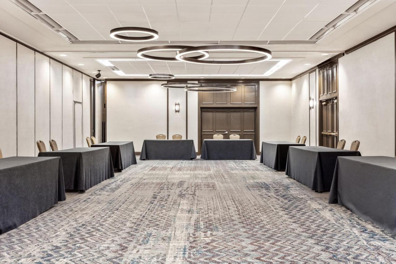 Delta Hotels By Marriott Burlington Esterno foto