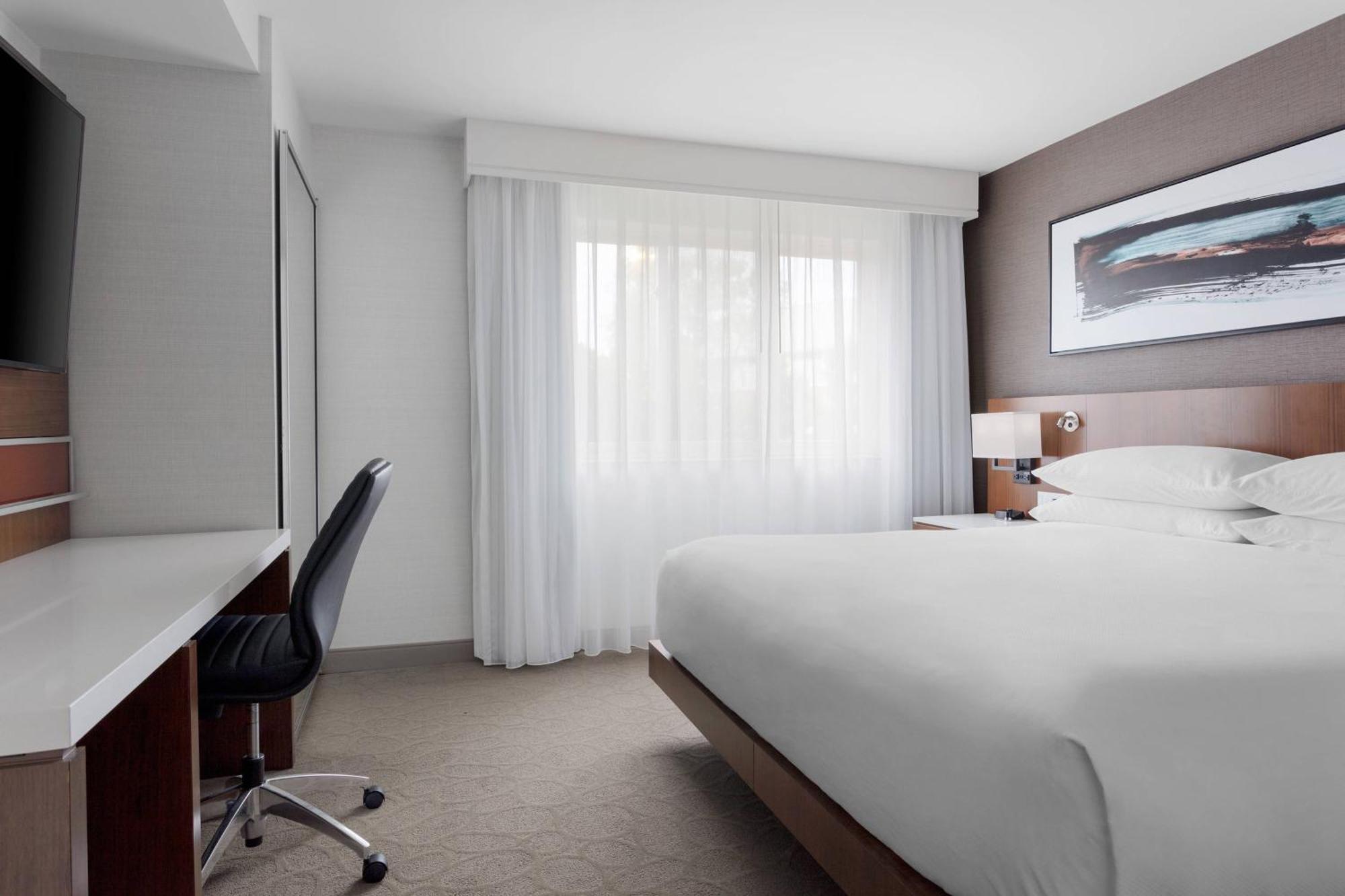 Delta Hotels By Marriott Burlington Esterno foto