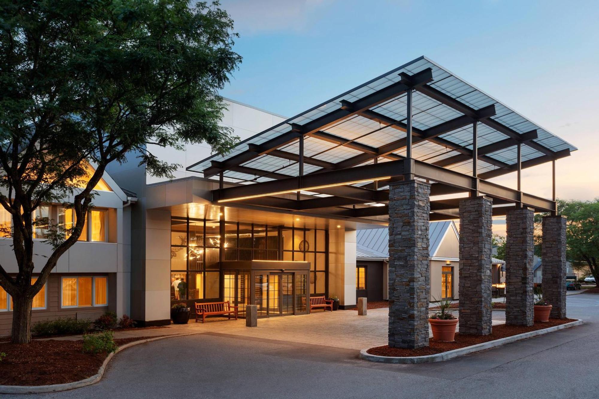 Delta Hotels By Marriott Burlington Esterno foto