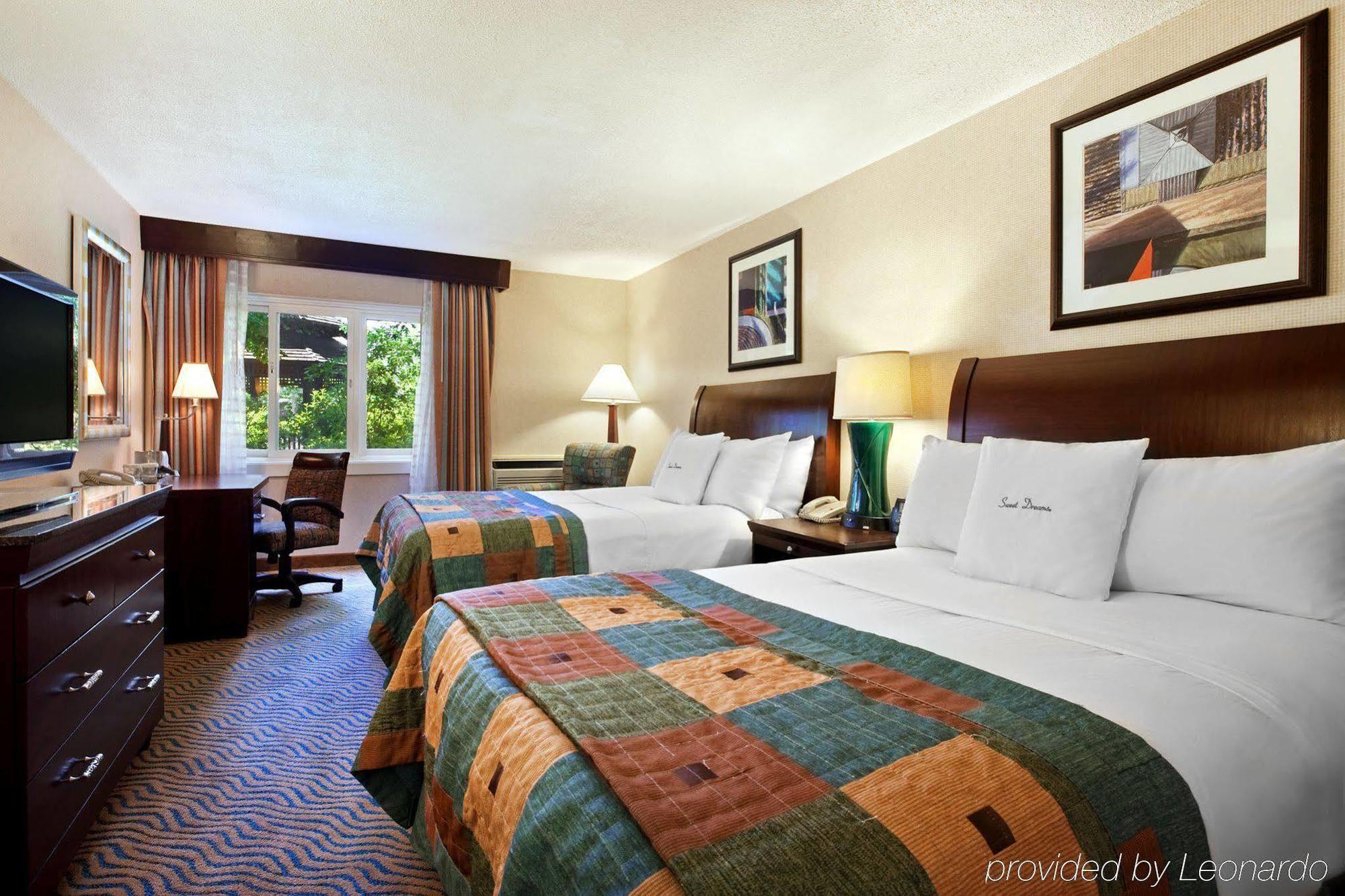 Delta Hotels By Marriott Burlington Esterno foto