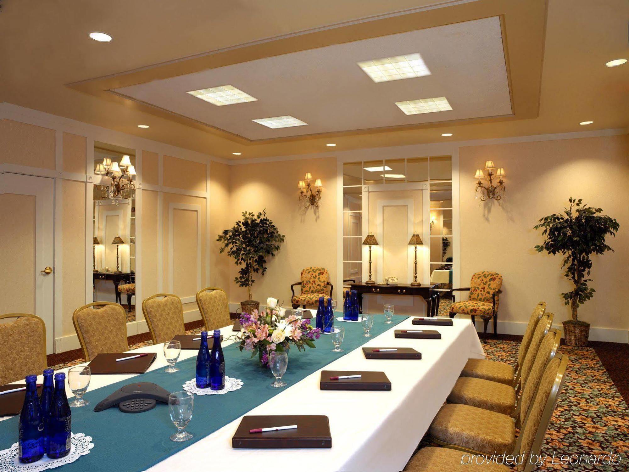 Delta Hotels By Marriott Burlington Servizi foto